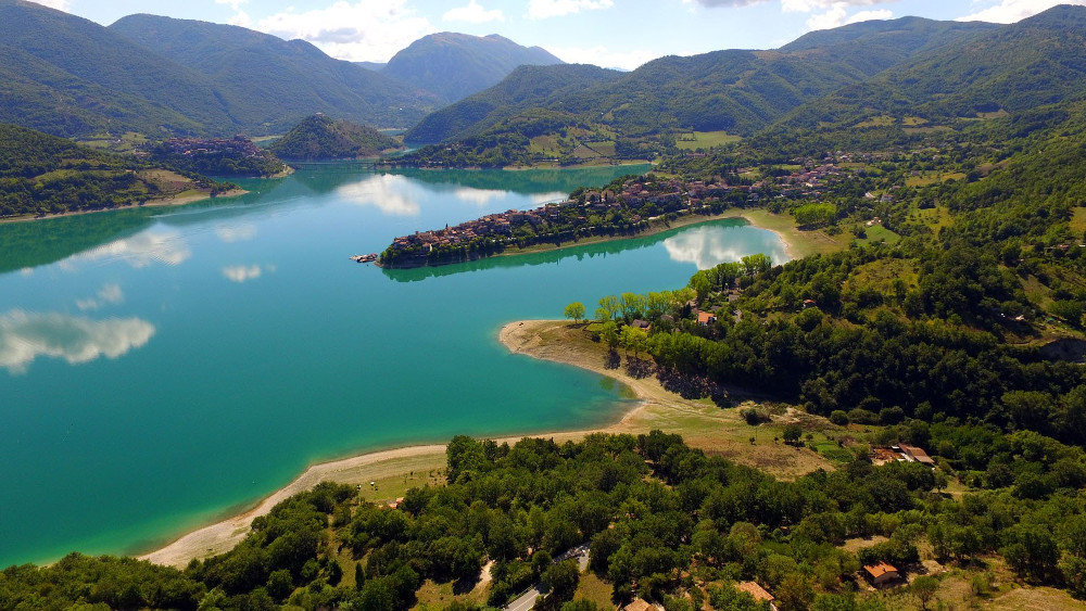 foto Lago di Lago del Turano